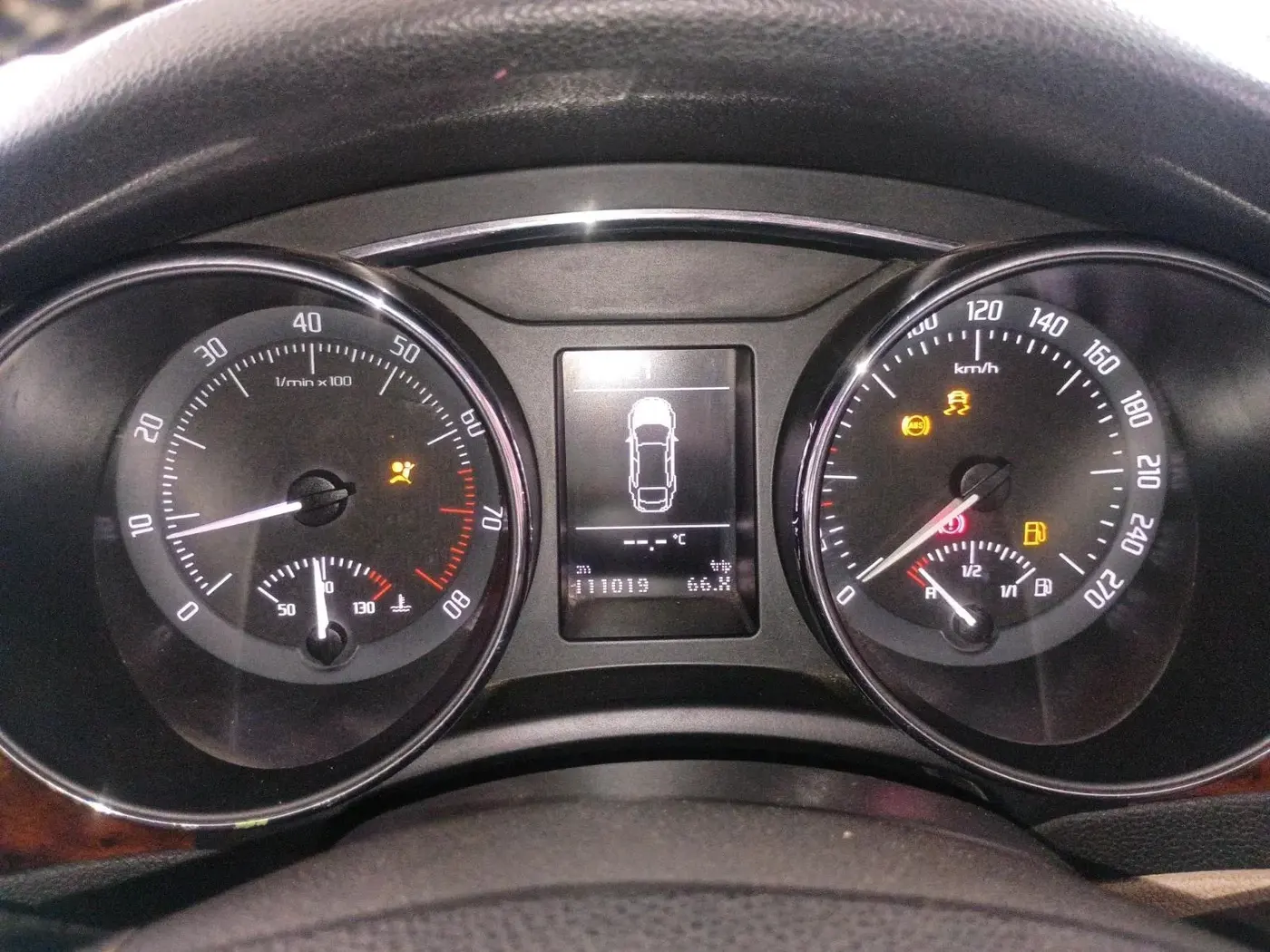 2012 Skoda Superb ELEGANCE 1.8 TSI MT, Petrol, Manual, 1,11,019 km, interior