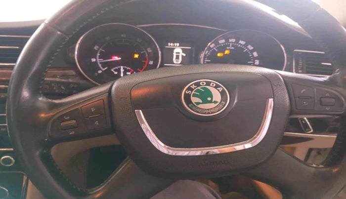 2012 Skoda Superb ELEGANCE 1.8 TSI MT, Petrol, Manual, 1,11,019 km, interior