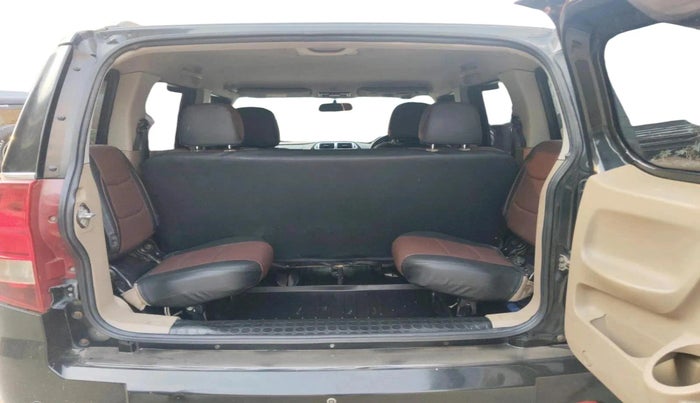 2017 Mahindra TUV300 T8 AMT, Diesel, Automatic, 1,00,290 km, exterior