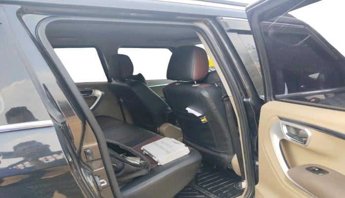 2017 Mahindra TUV300 T8 AMT, Diesel, Automatic, 1,00,290 km, interior