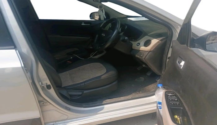 2013 Hyundai Grand i10 SPORTZ 1.2 KAPPA VTVT, Petrol, Manual, 1,10,032 km, interior