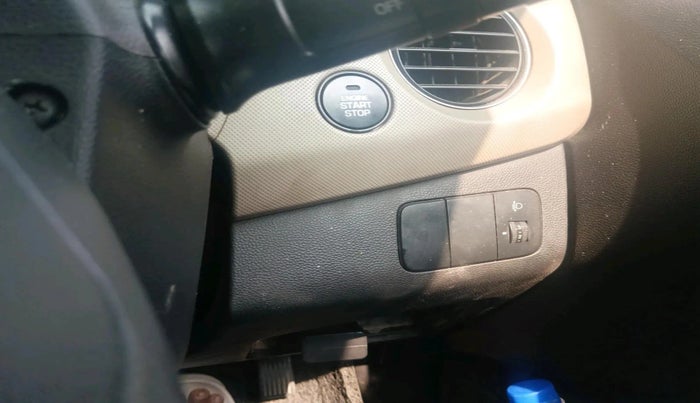 2013 Hyundai Grand i10 SPORTZ 1.2 KAPPA VTVT, Petrol, Manual, 1,10,032 km, interior