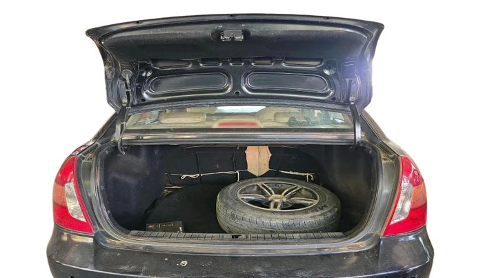 2006 Hyundai Verna XI, Petrol, Manual, 96,631 km, exterior