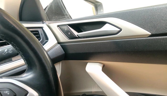 2023 Volkswagen VIRTUS TOPLINE TSI 1.0 MT, Petrol, Manual, 36,539 km, interior