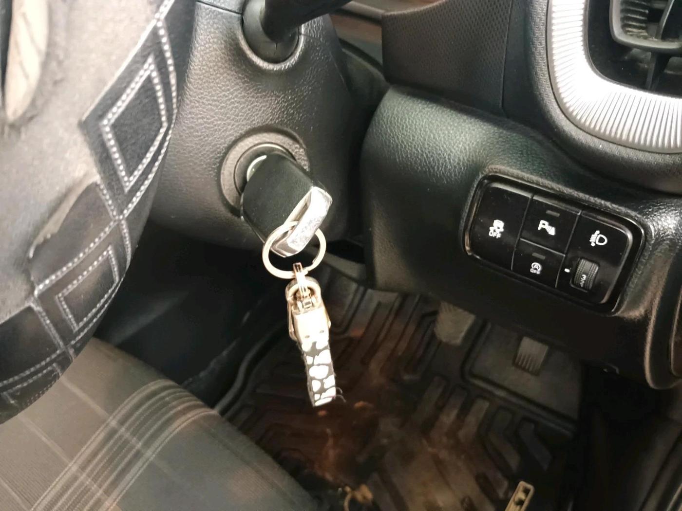 2024 KIA SONET HTK (O) 1.2 Petrol MT, Petrol, Manual, 23,993 km, interior