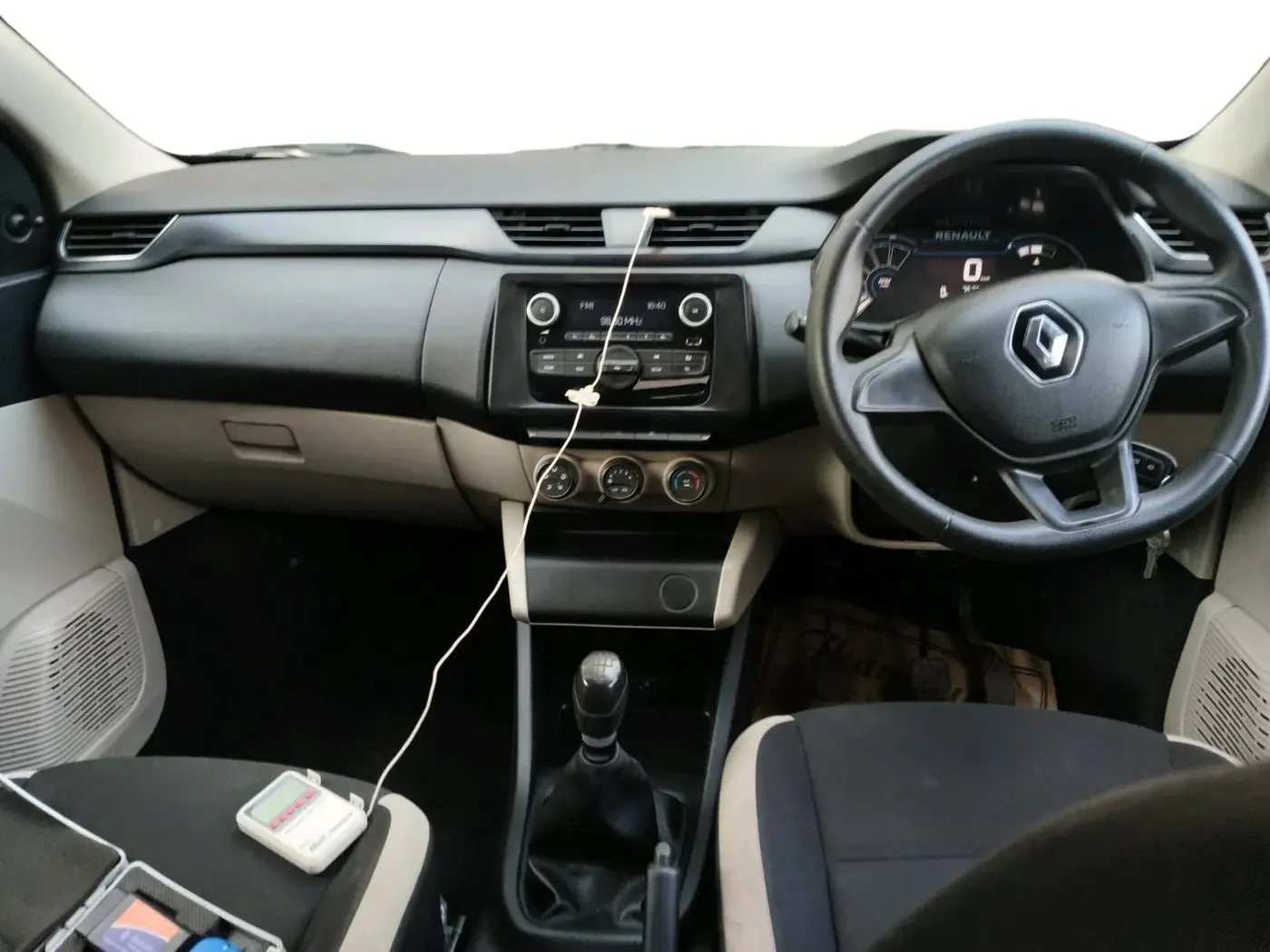 2022 Renault TRIBER RXL MT, Petrol, Manual, 7,573 km, interior