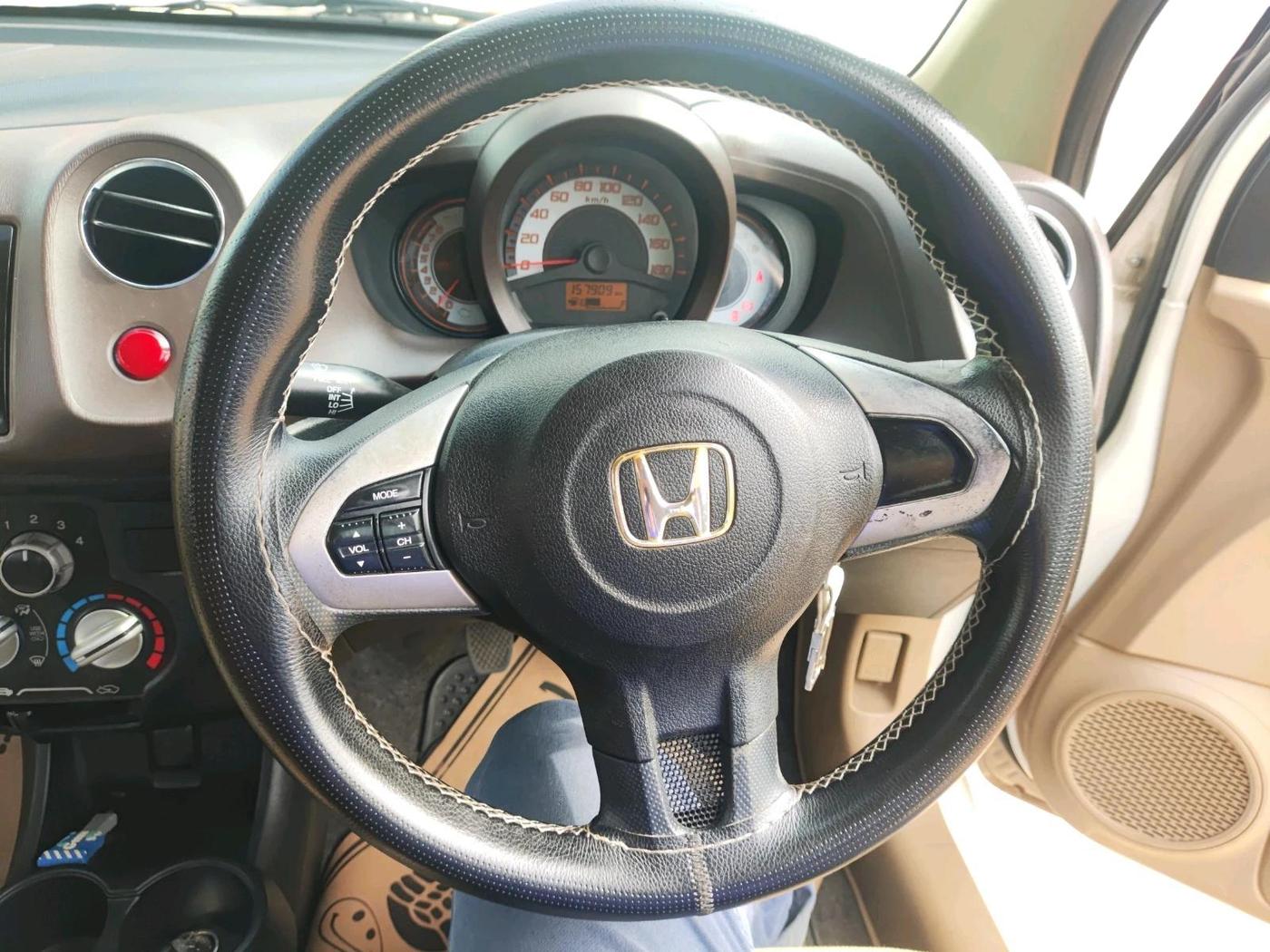 2013 Honda Brio S MT, Petrol, Manual, 1,57,909 km, interior