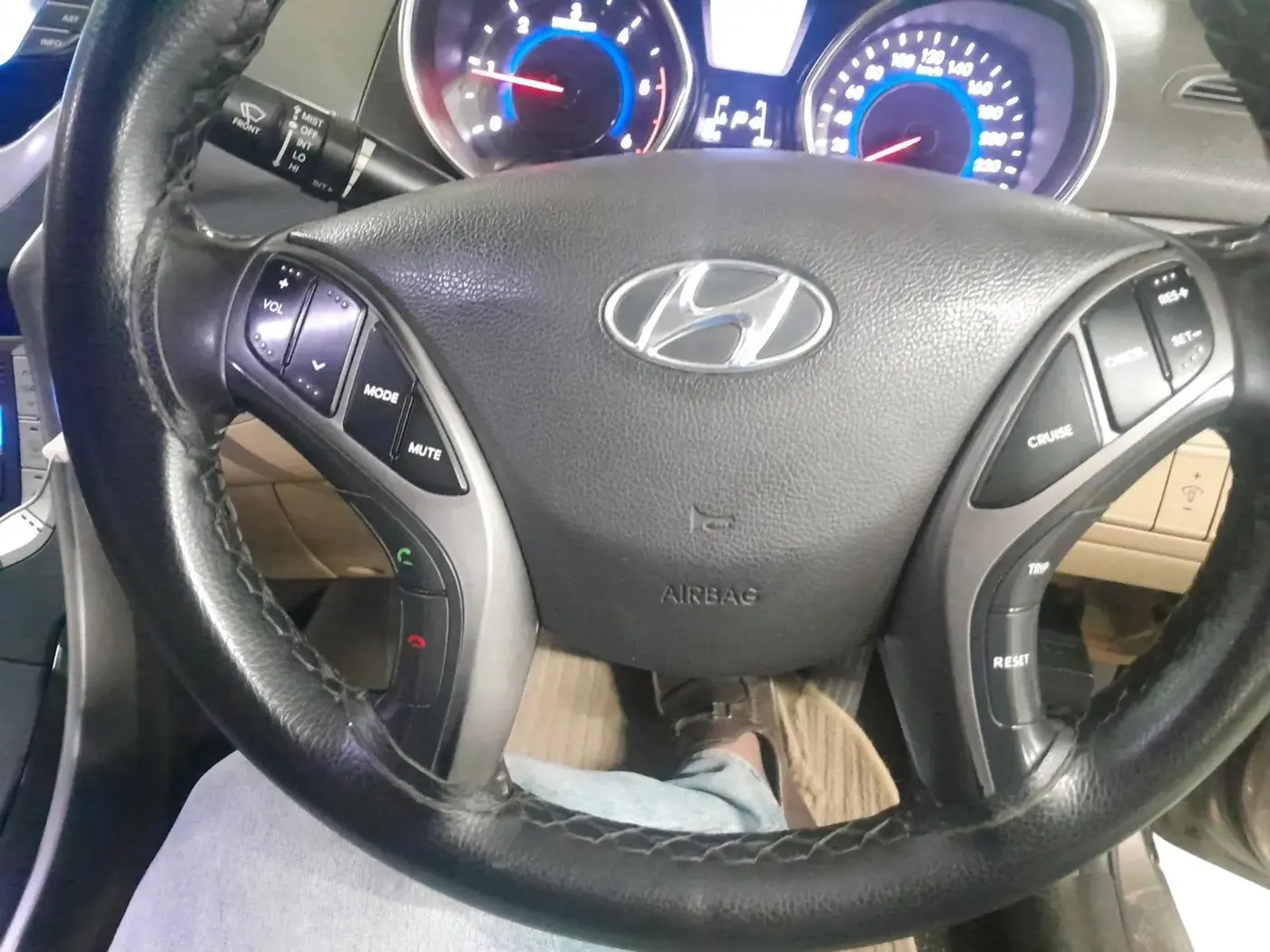 2012 Hyundai New Elantra 1.6 SX AT DIESEL, Diesel, Automatic, 89,409 km, interior