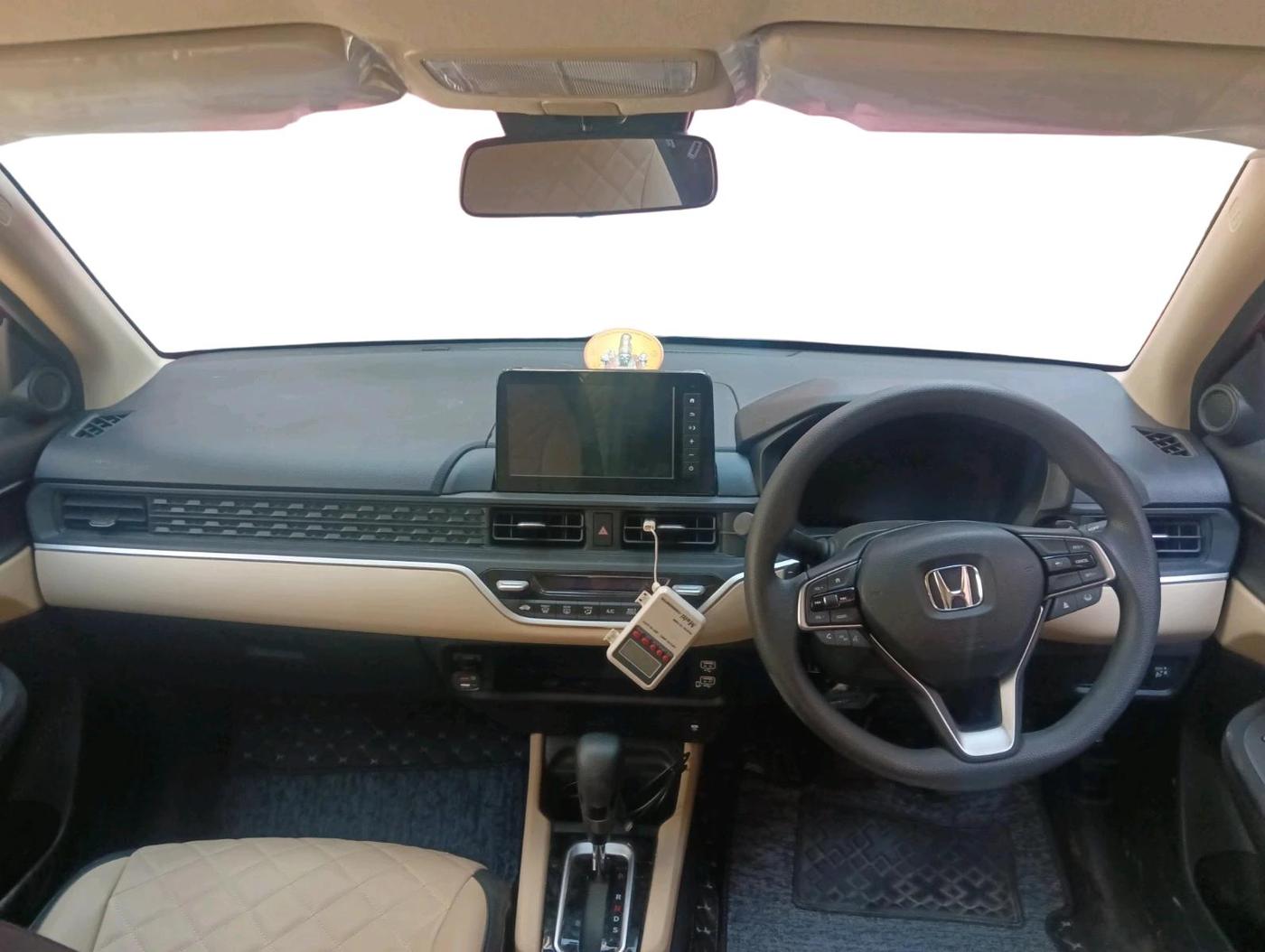 2025 Honda Amaze ZX 1.2 Petrol CVT, Petrol, Automatic, 3,712 km, interior