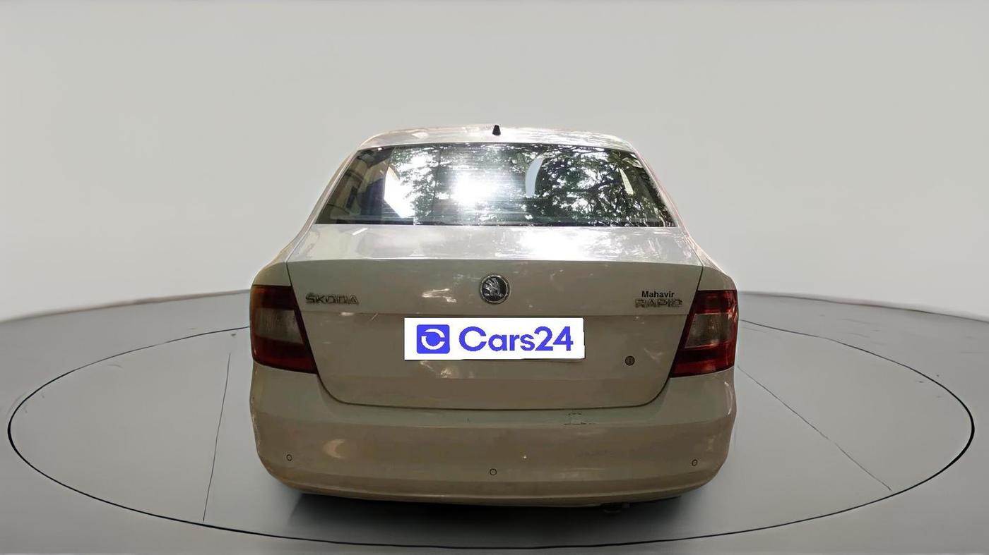 2015 Skoda Rapid 1.5 TDI CR ELEGANCE PLUS AT, Diesel, Automatic, 1,23,753 km, exterior