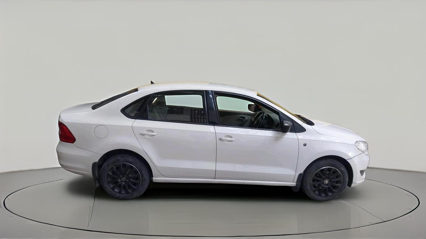 2015 Skoda Rapid 1.5 TDI CR ELEGANCE PLUS AT, Diesel, Automatic, 1,23,753 km, exterior