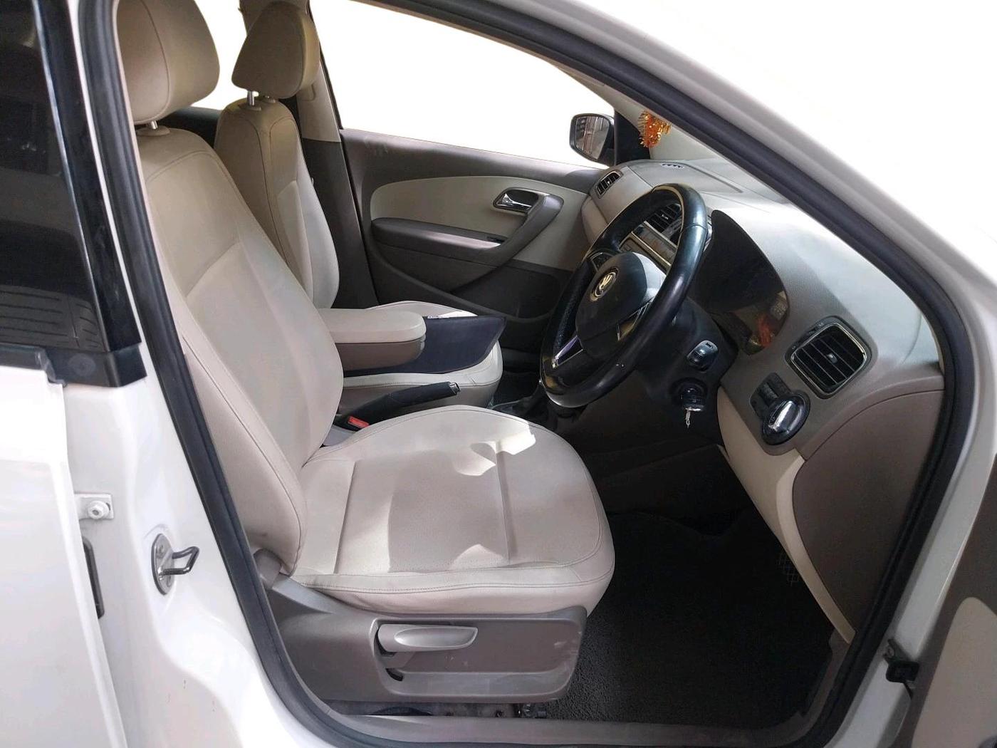 2015 Skoda Rapid 1.5 TDI CR ELEGANCE PLUS AT, Diesel, Automatic, 1,23,753 km, interior
