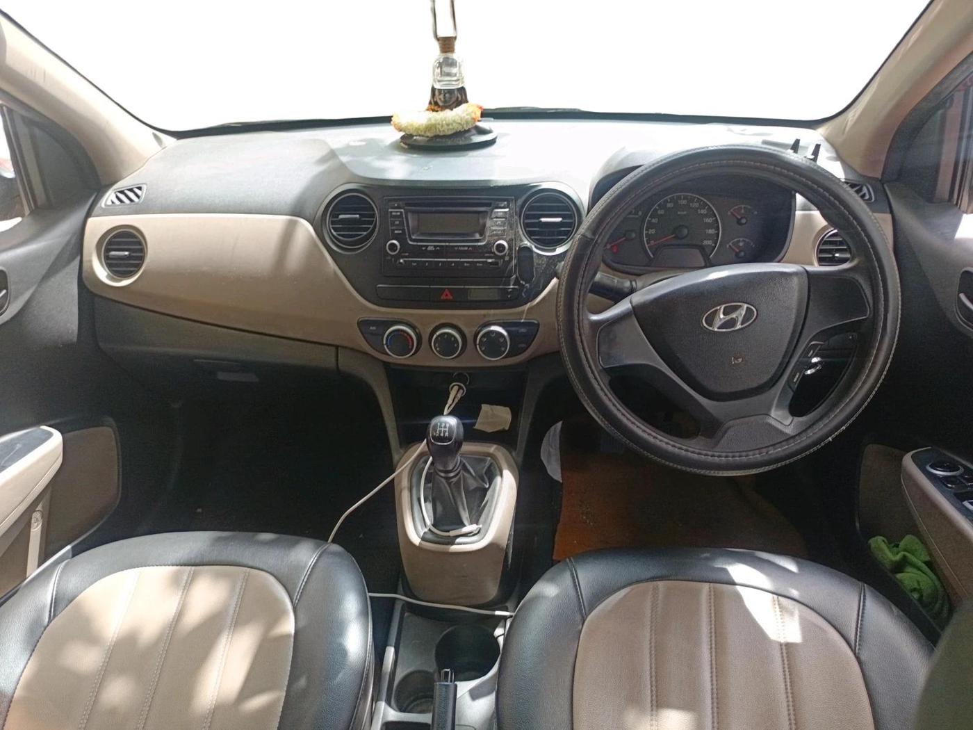 2015 Hyundai Grand i10 MAGNA 1.2 KAPPA VTVT, Petrol, Manual, 1,15,680 km, interior