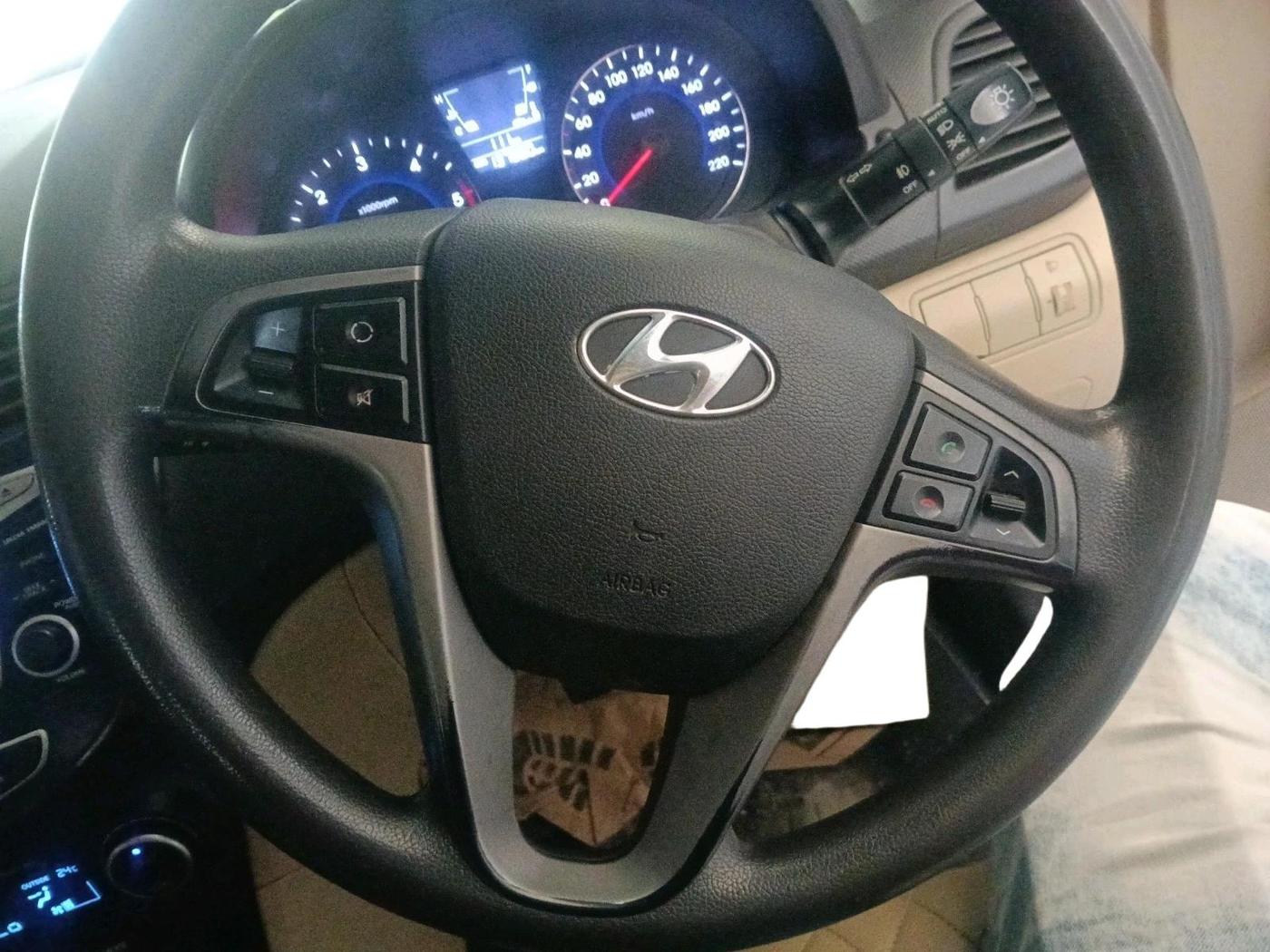 2015 Hyundai Verna FLUIDIC 1.6 CRDI S 4S, Diesel, Manual, 1,37,860 km, interior