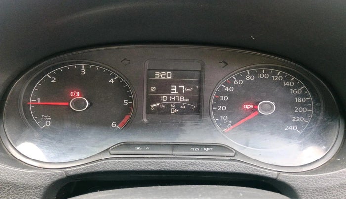 2015 Volkswagen Polo HIGHLINE1.5L, Diesel, Manual, 1,01,478 km, interior