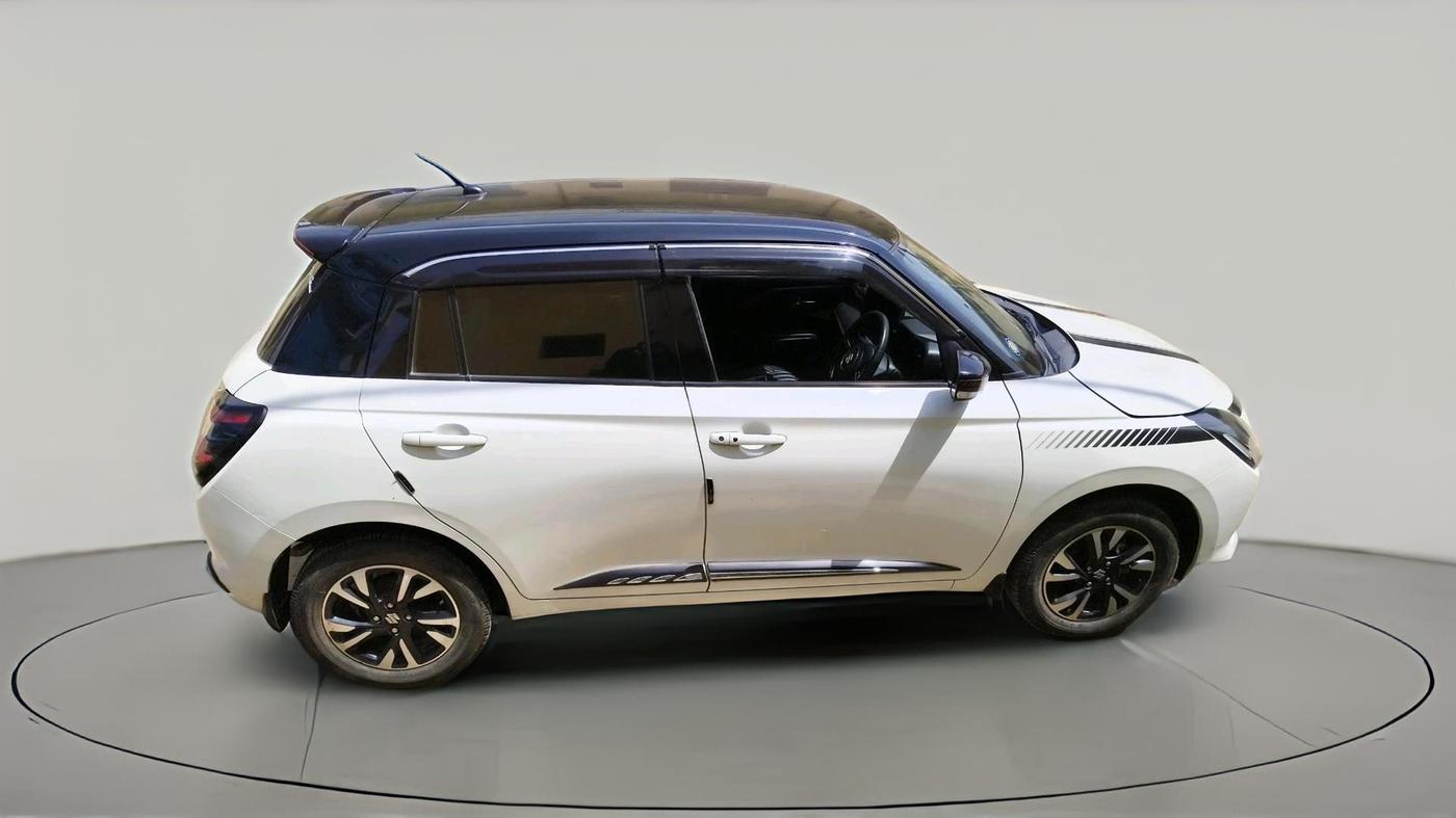 2024 Maruti Swift ZXi Plus Dual Tone, Petrol, Manual, 13,677 km, exterior