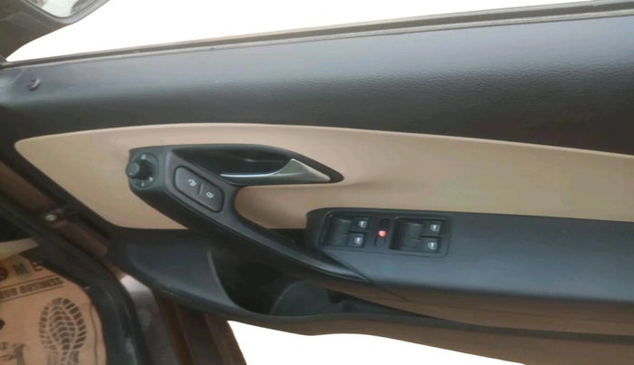 2016 Volkswagen Polo HIGHLINE1.2L, Petrol, Manual, 64,878 km, interior