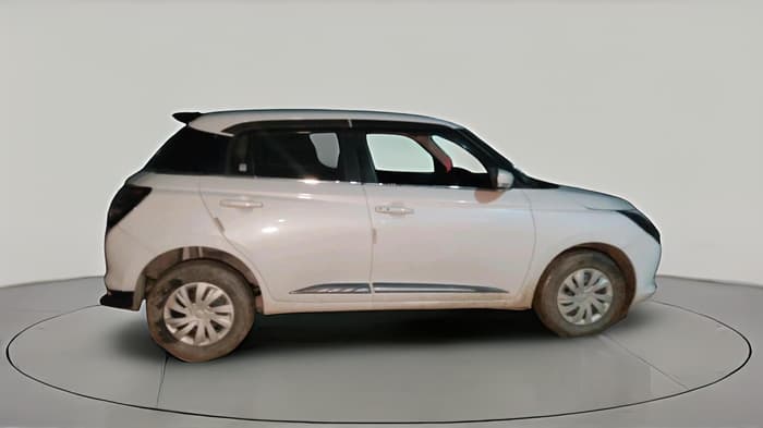 2025 Maruti Swift VXi (O) AMT, Petrol, Automatic, 15,343 km, exterior