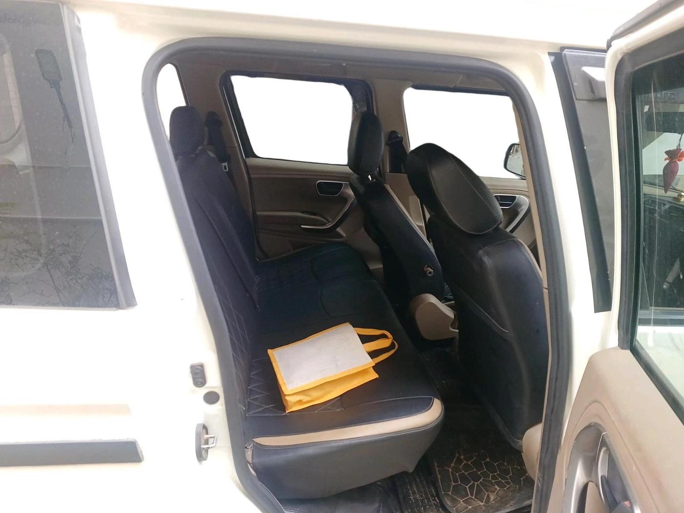 2022 Mahindra BOLERO NEO N 10 (O), Diesel, Manual, 1,98,847 km, interior