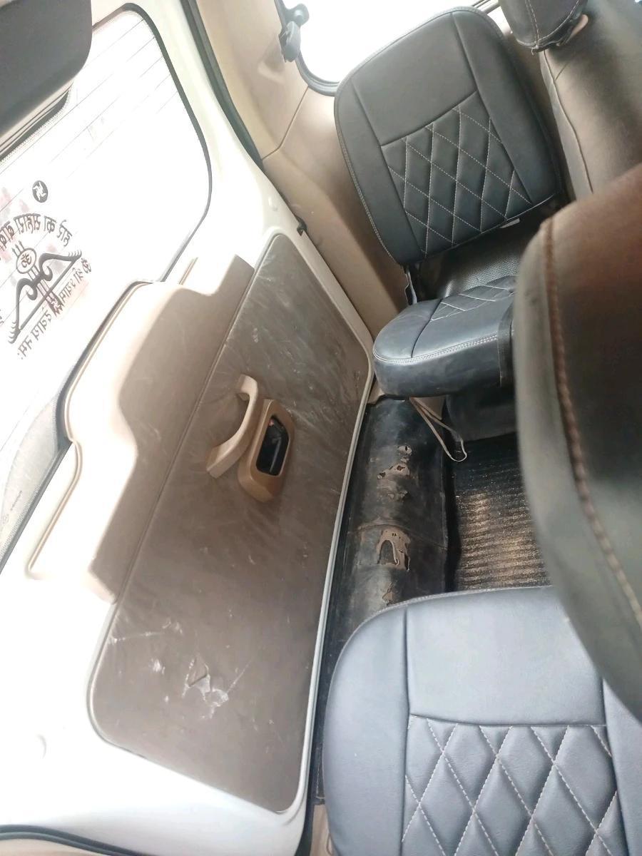 2022 Mahindra BOLERO NEO N 10 (O), Diesel, Manual, 1,98,847 km, interior