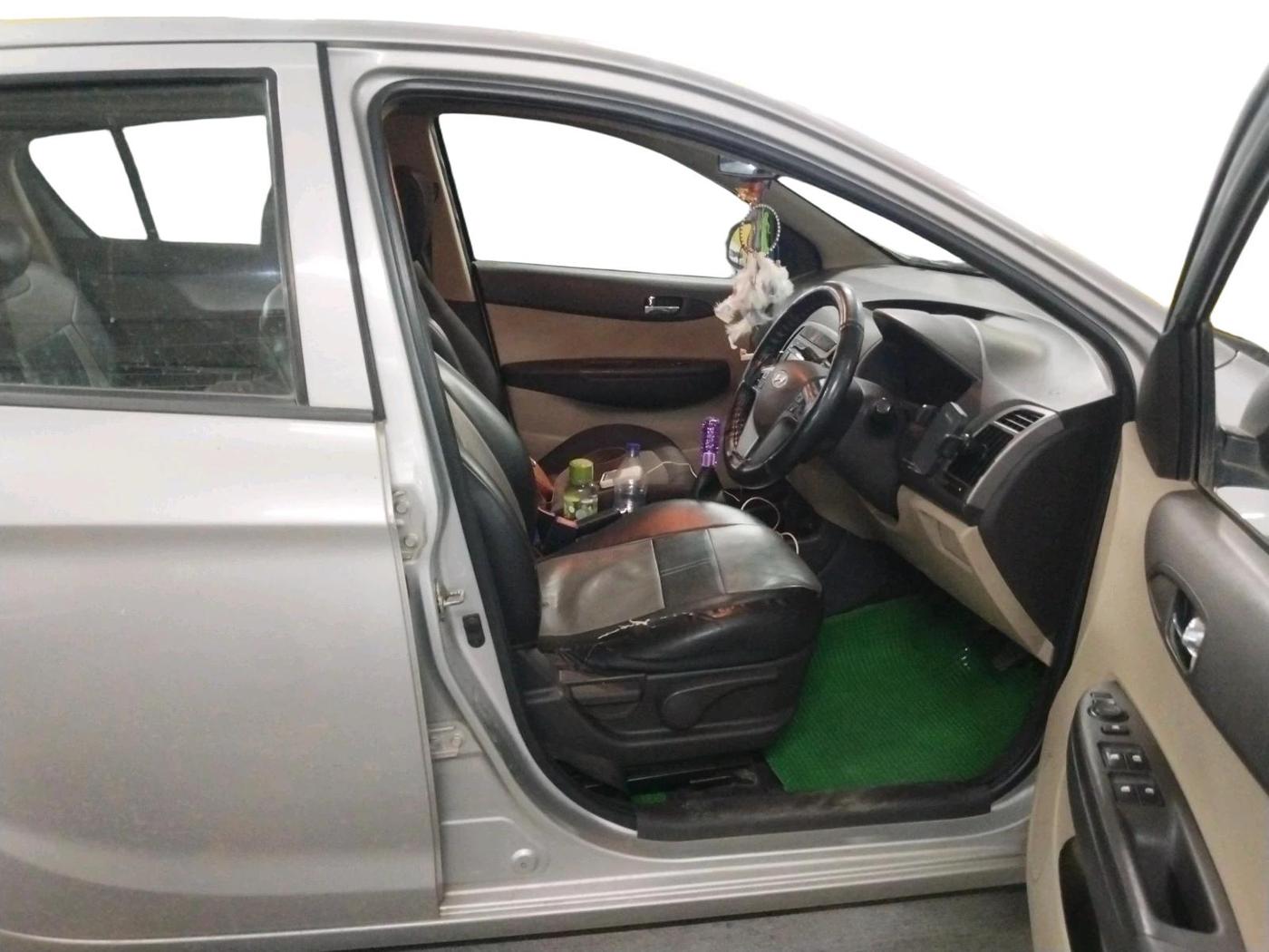 2012 Hyundai i20 ASTA 1.2, Petrol, Manual, 95,144 km, interior