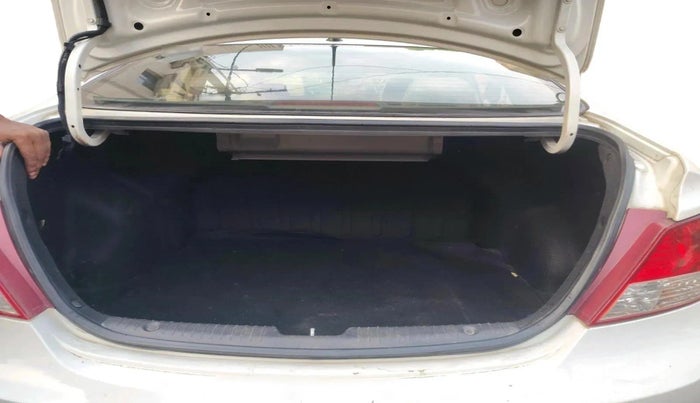 2014 Hyundai Verna FLUIDIC 1.6 CRDI SX, Diesel, Manual, 64,392 km, exterior