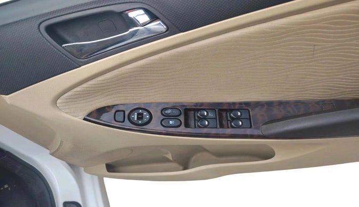 2014 Hyundai Verna FLUIDIC 1.6 CRDI SX, Diesel, Manual, 64,392 km, interior