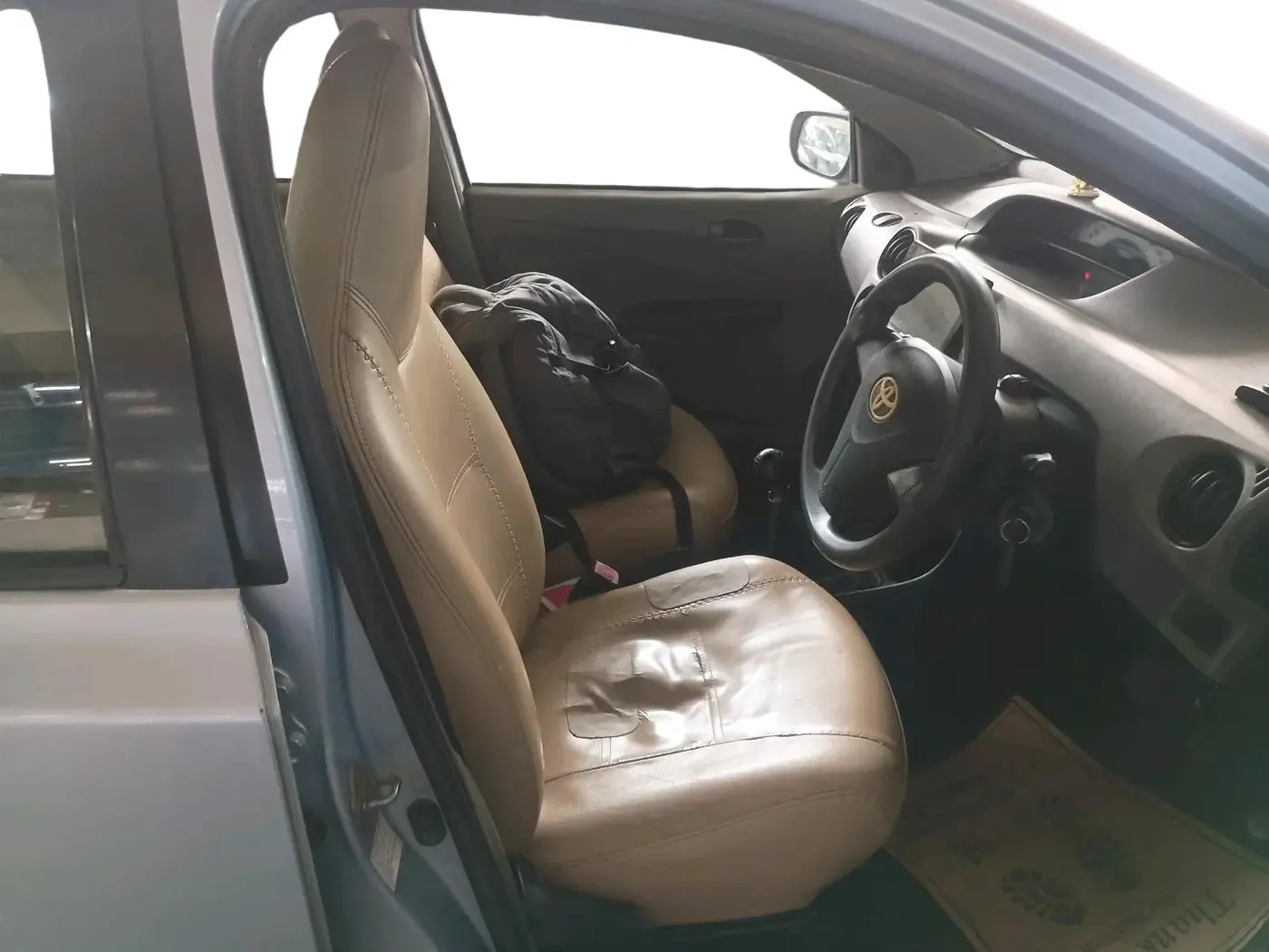2011 Toyota Etios G SP, Petrol, Manual, 1,22,015 km, interior