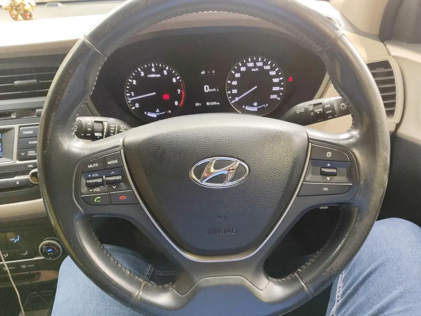 2015 Hyundai Elite i20 ASTA 1.2, Petrol, Manual, 1,01,239 km, interior