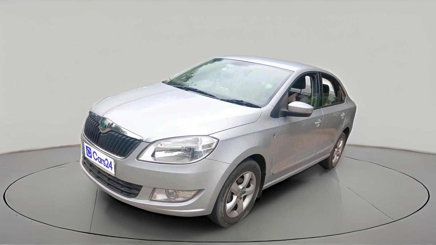 2013 Skoda Rapid AMBITION 1.6 TDI CR MT, Diesel, Manual, 98,127 km, exterior