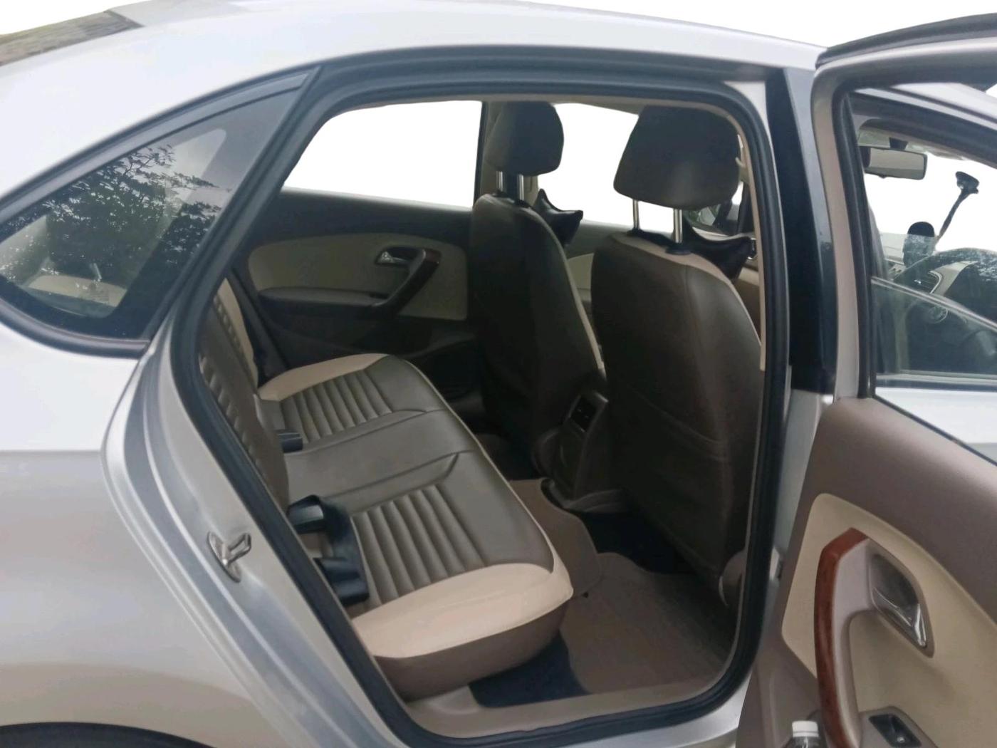 2013 Skoda Rapid AMBITION 1.6 TDI CR MT, Diesel, Manual, 98,127 km, interior