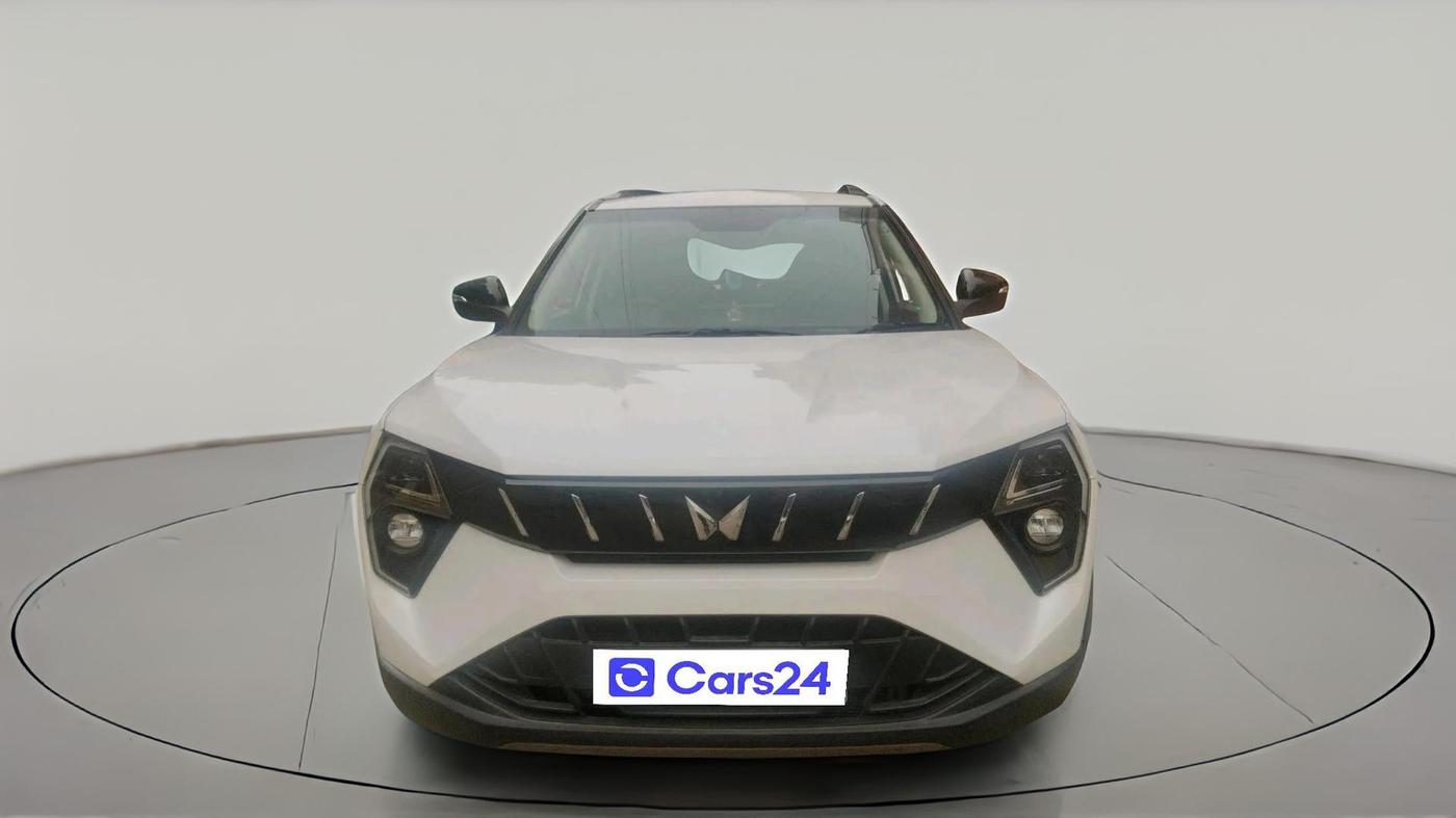 2024 Mahindra XUV 3XO AX5 1.2 L TCMPFi, Petrol, Manual, 4,188 km, exterior