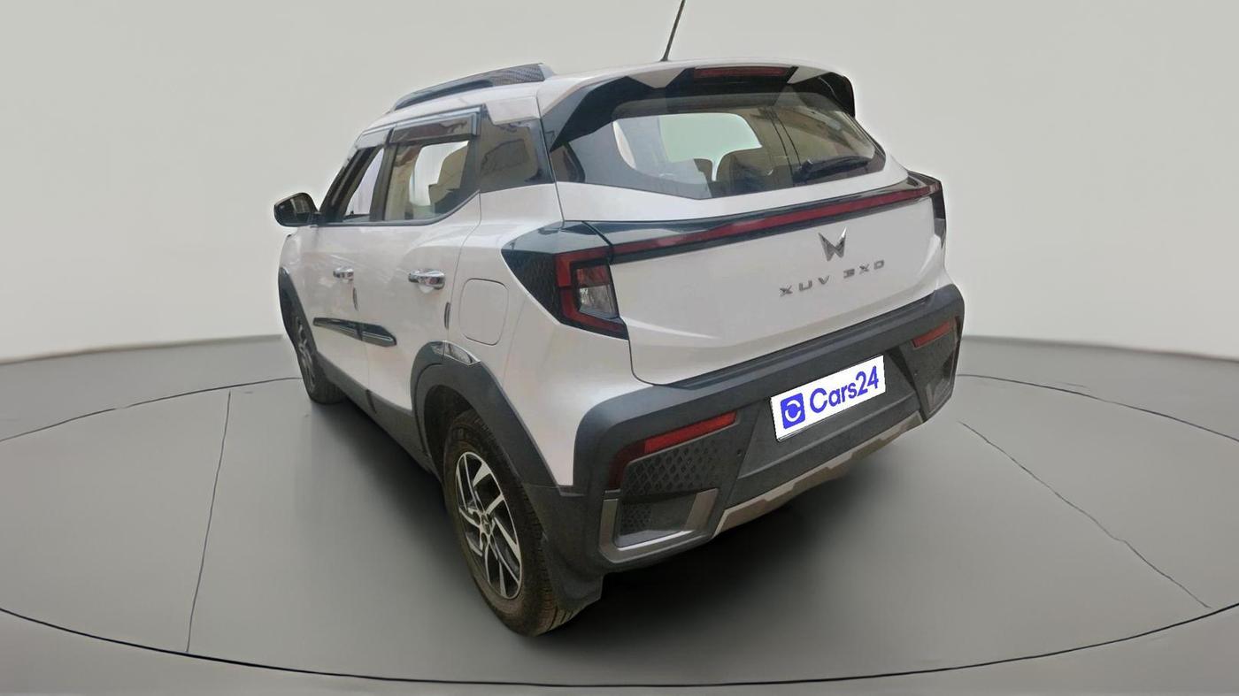 2024 Mahindra XUV 3XO AX5 1.2 L TCMPFi, Petrol, Manual, 4,188 km, exterior