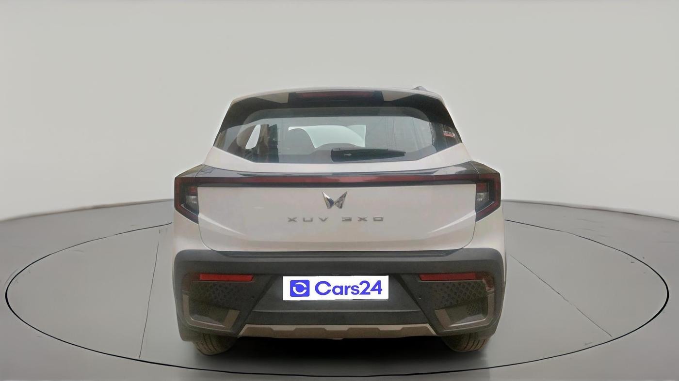 2024 Mahindra XUV 3XO AX5 1.2 L TCMPFi, Petrol, Manual, 4,188 km, exterior