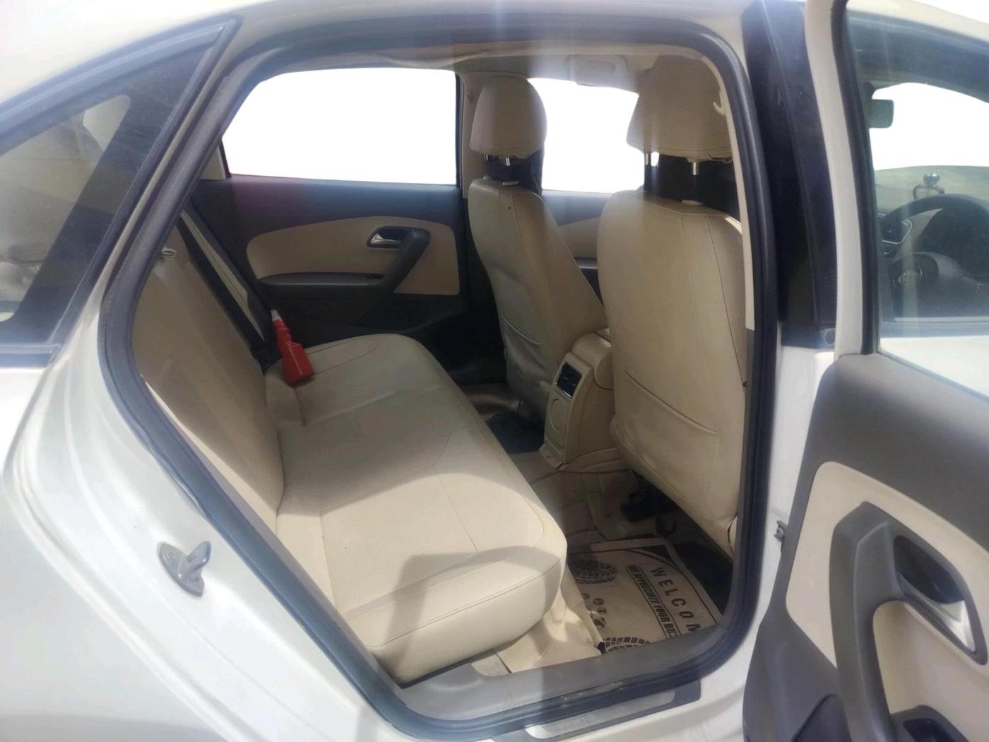 2013 Volkswagen Vento HIGHLINE PETROL AT, Petrol, Automatic, 66,978 km, interior