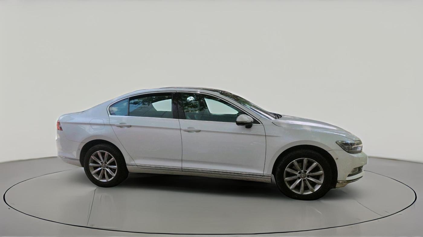 2018 Volkswagen Passat HIGHLINE DSG, Diesel, Automatic, 1,10,350 km, exterior