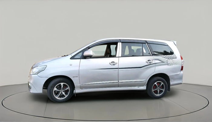 2014 Toyota Innova 2.5 GX 8 STR, Diesel, Manual, 1,56,432 km, exterior