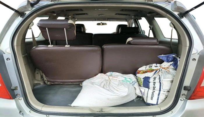 2014 Toyota Innova 2.5 GX 8 STR, Diesel, Manual, 1,56,432 km, exterior