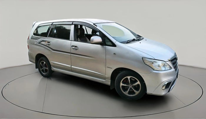 2014 Toyota Innova 2.5 GX 8 STR, Diesel, Manual, 1,56,432 km, exterior