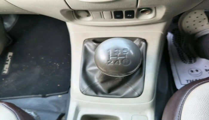 2014 Toyota Innova 2.5 GX 8 STR, Diesel, Manual, 1,56,432 km, interior