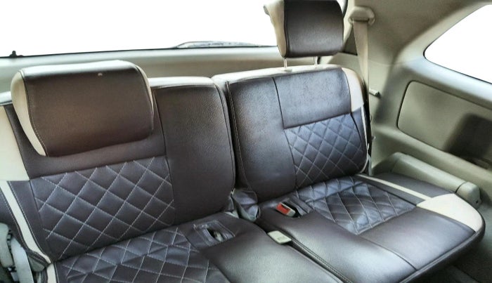 2014 Toyota Innova 2.5 GX 8 STR, Diesel, Manual, 1,56,432 km, interior