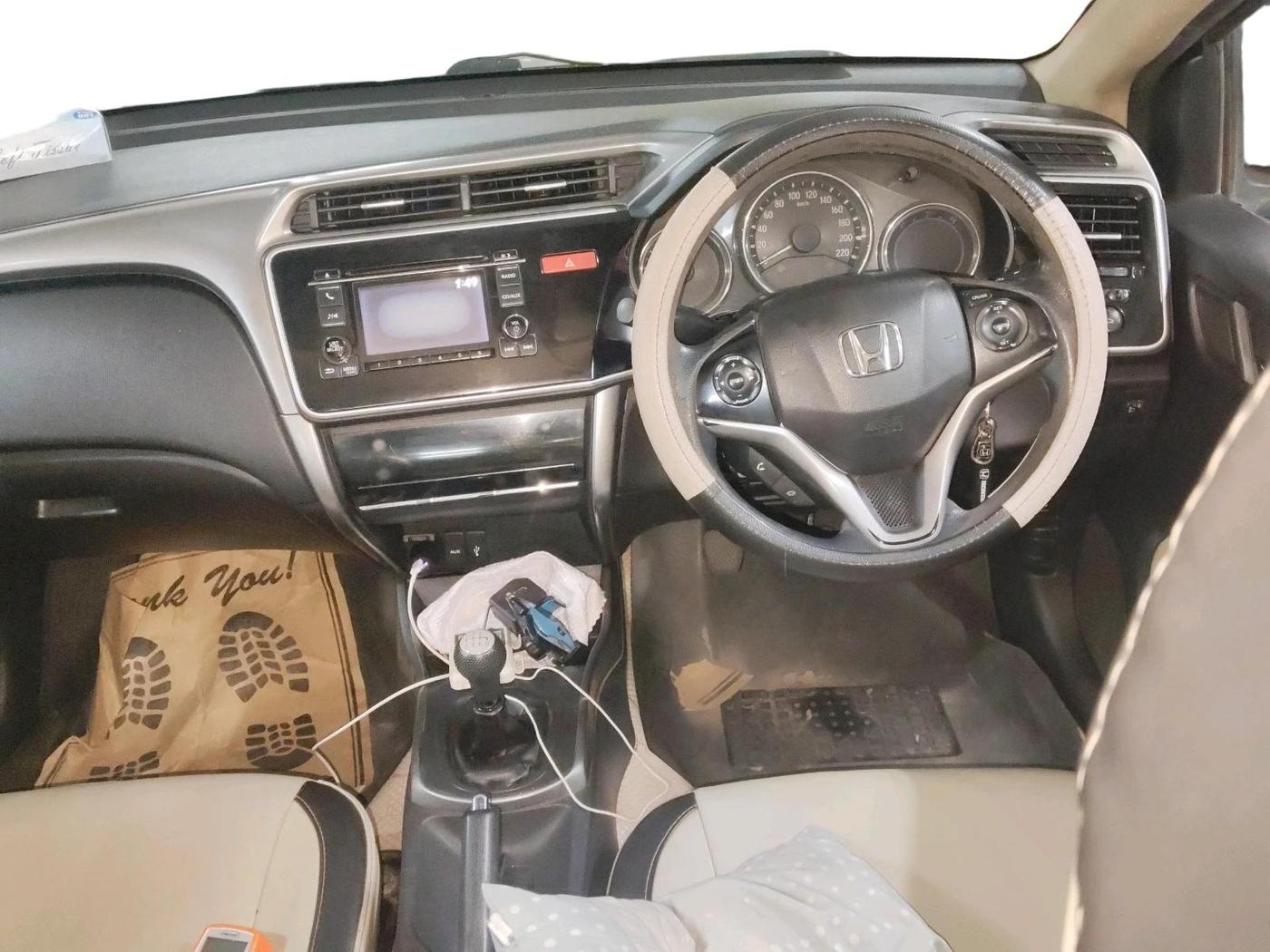 2014 Honda City 1.5L I-DTEC V, Diesel, Manual, 3,28,866 km, interior