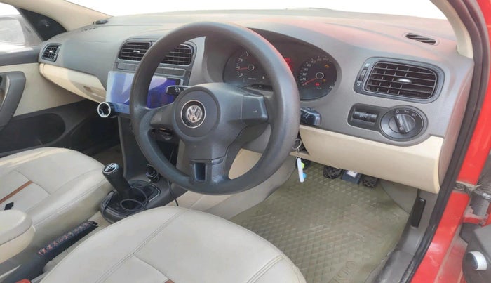 2011 Volkswagen Vento TRENDLINE 1.6, Petrol, Manual, 1,52,530 km, interior