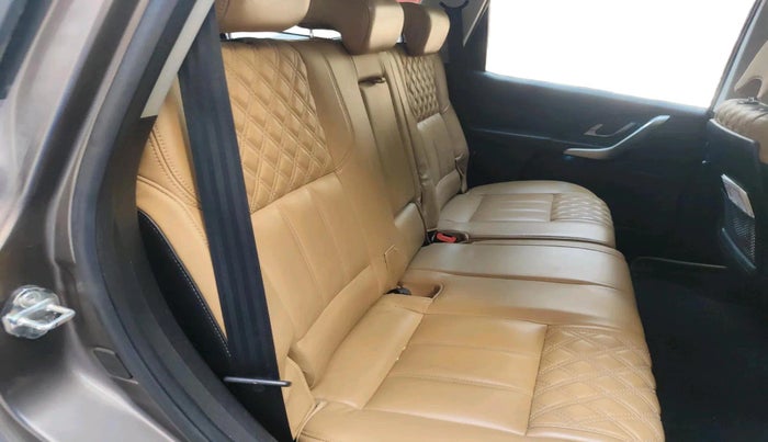 2019 Mahindra XUV500 W11 AT, Diesel, Automatic, 64,339 km, interior