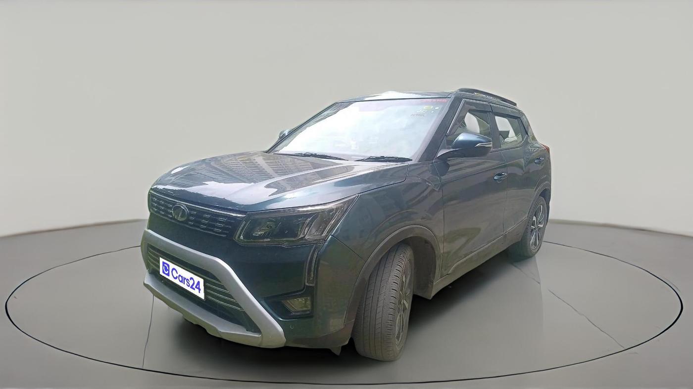 2021 Mahindra XUV300 W8 (O) 1.2 PETROL, Petrol, Manual, 32,943 km, exterior