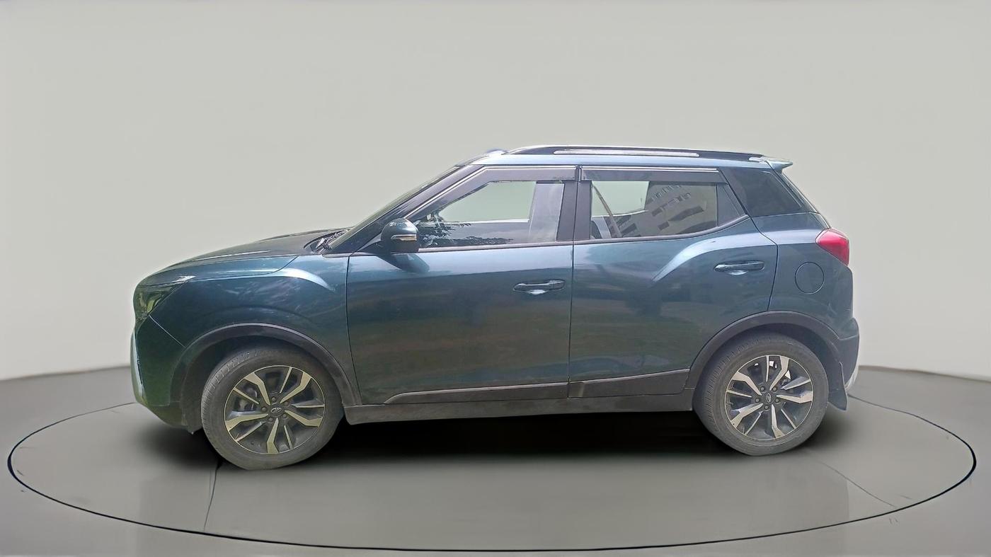 2021 Mahindra XUV300 W8 (O) 1.2 PETROL, Petrol, Manual, 32,943 km, exterior