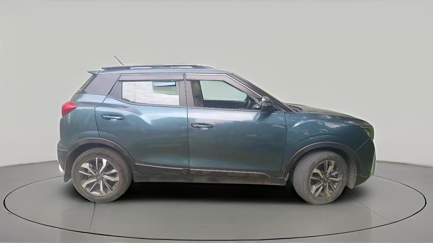 2021 Mahindra XUV300 W8 (O) 1.2 PETROL, Petrol, Manual, 32,943 km, exterior
