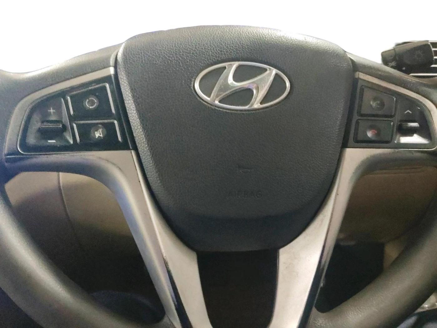2013 Hyundai Verna FLUIDIC 1.6 CRDI SX, Diesel, Manual, 1,28,586 km, interior