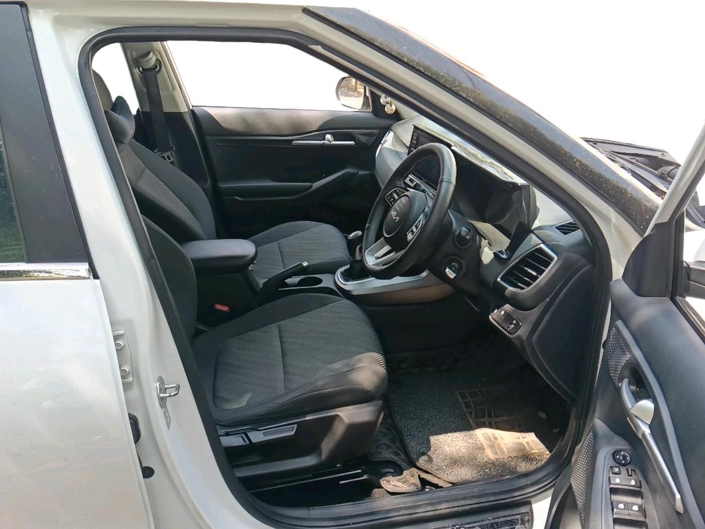 2023 KIA SELTOS  HTE 1.5 PETROL MT, Petrol, Manual, 49,359 km, interior