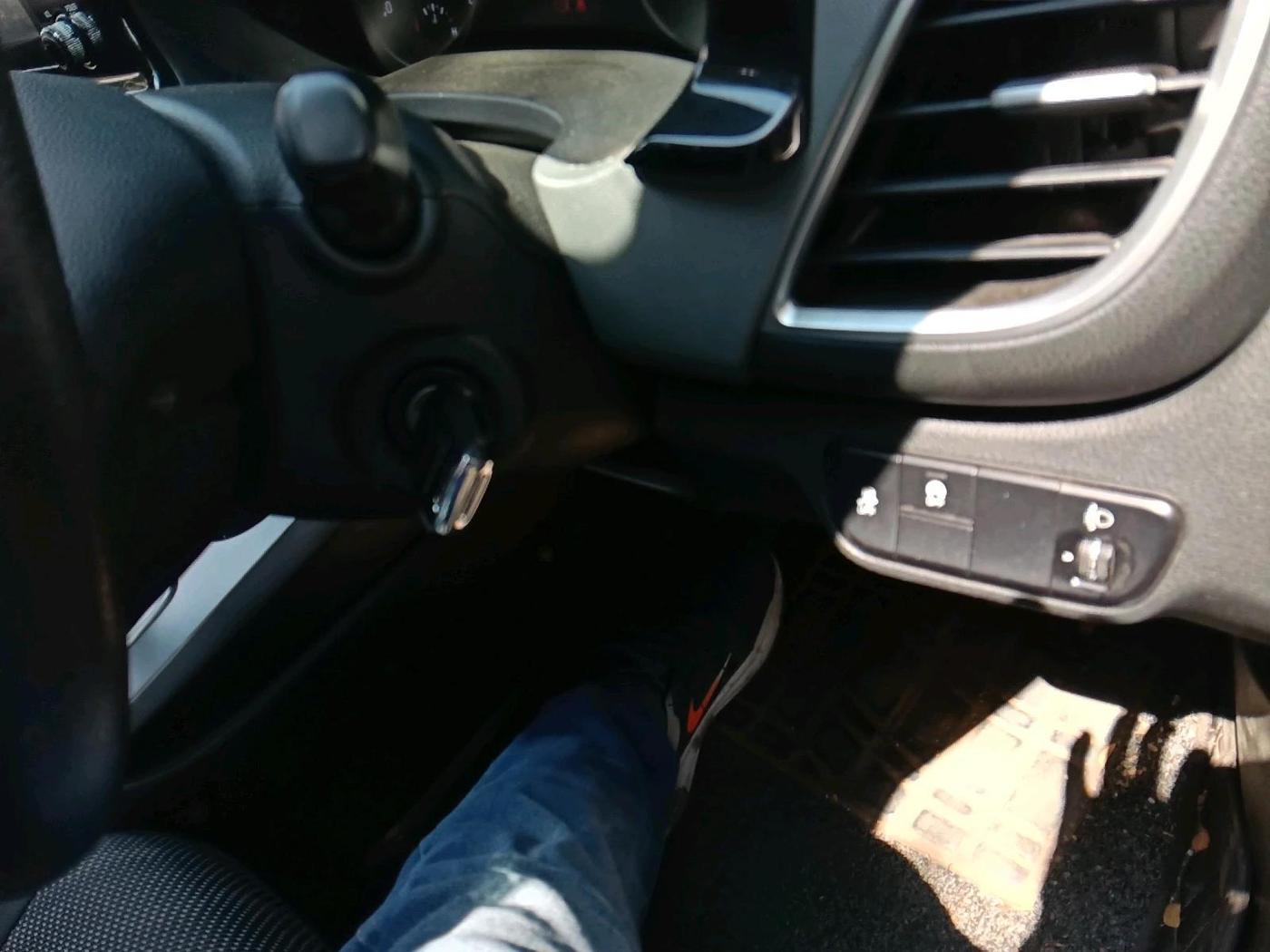 2023 KIA SELTOS  HTE 1.5 PETROL MT, Petrol, Manual, 49,359 km, interior